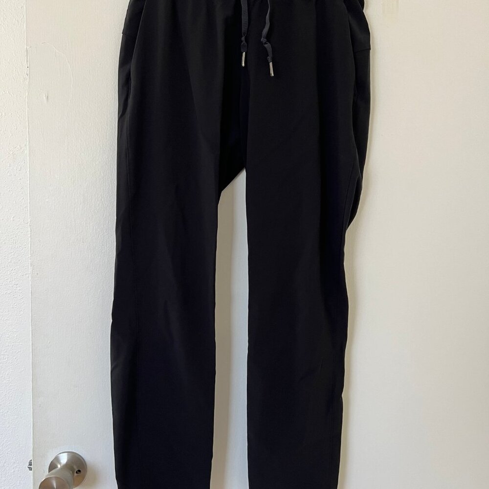 Lululemon On the Fly Pant 7/8 Length Size 6 Black